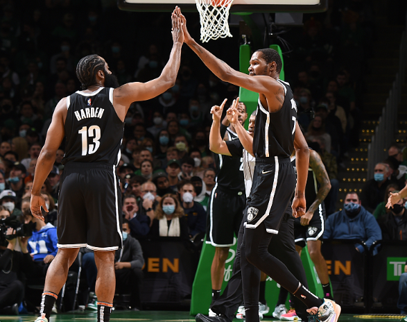  哈利伯顿助攻创新高，国王大胜马刺获三连胜  